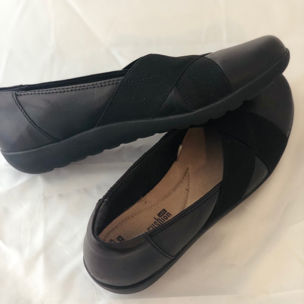 Clark’s Collection black slip on flats size 9